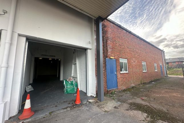 Warehouse to let in Business Park, Wellington, Somerset