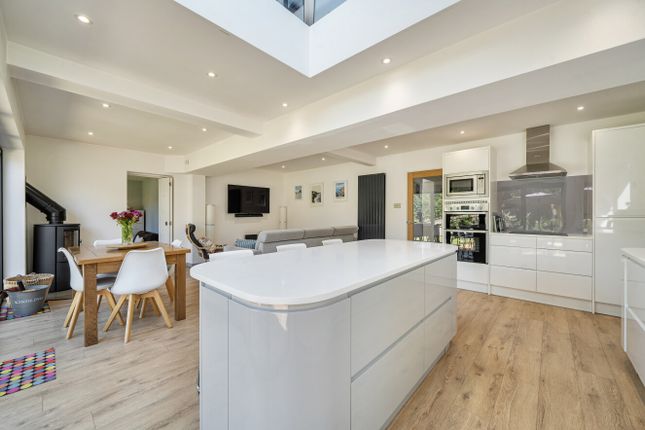 16, Larch Close, Winchester photo 4