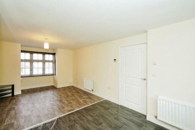 18, Hercules Road, CALNE photo 2