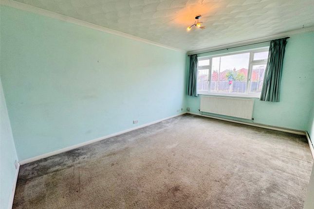 3,, Almond Court, Church Crookham,Fleet, photo 2