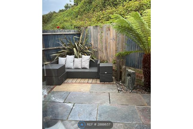 Lower Green Road, Esher photo 2