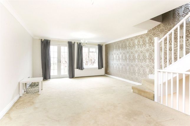1, Tanworth Close, Middlesex photo 2