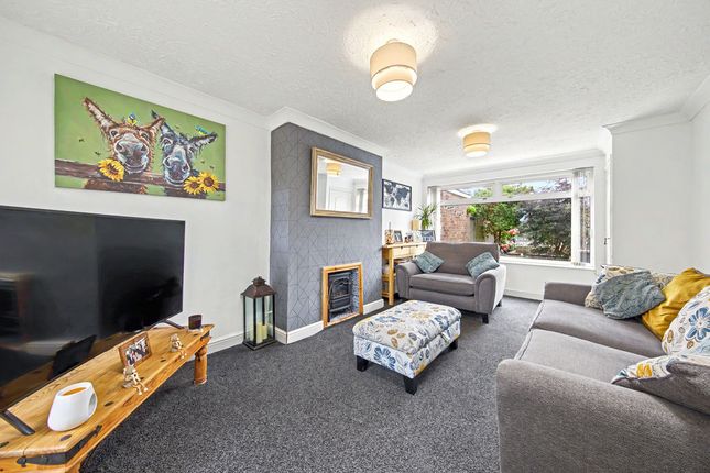 6, Grasscroft Close, Chesterfield photo 3