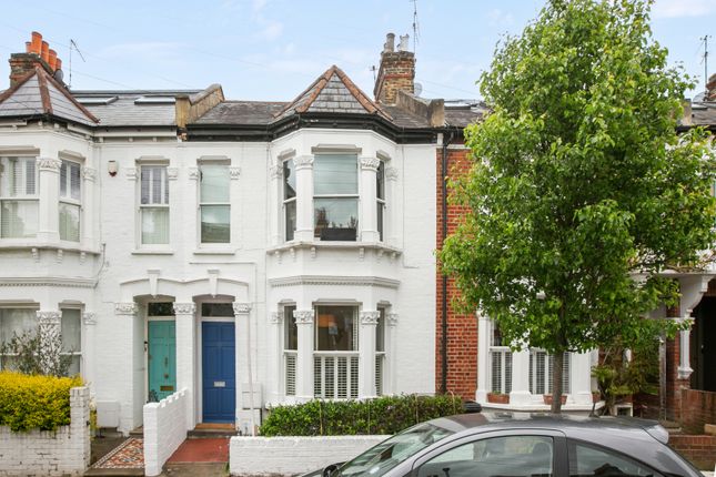 Flat to rent in Rotherwood Road, West Putney