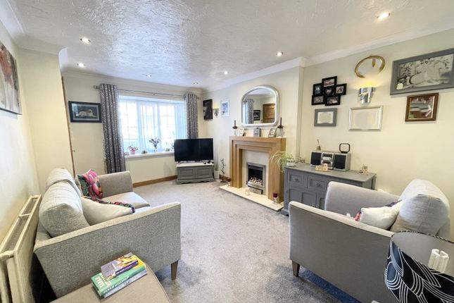 18, Curlew Close, Thornton photo 3