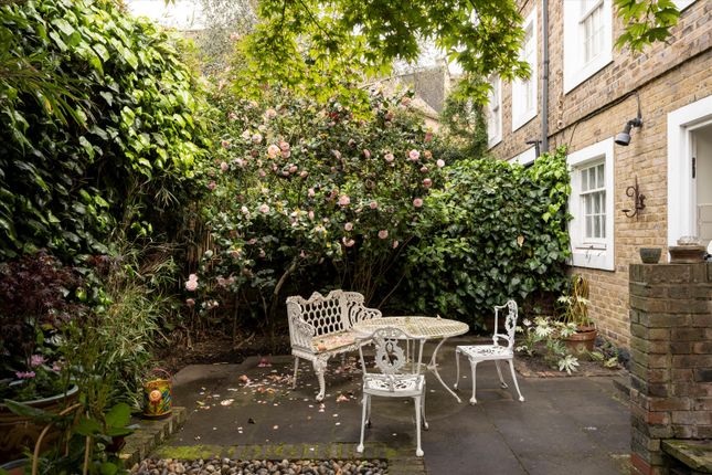 Town house for sale in Pencombe Mews, London