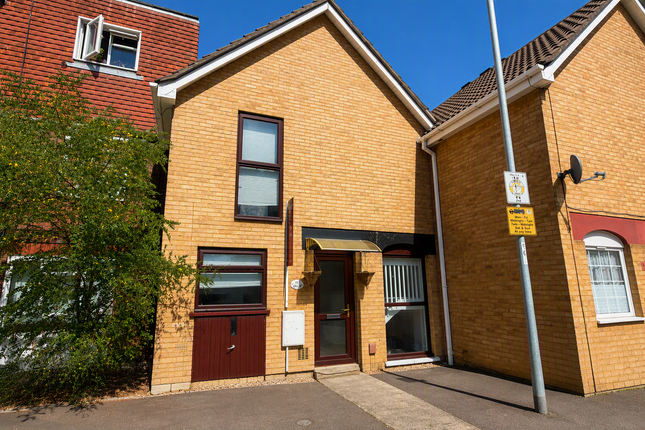 3-bed terraced on 107, Peterborough, £1,100/mo