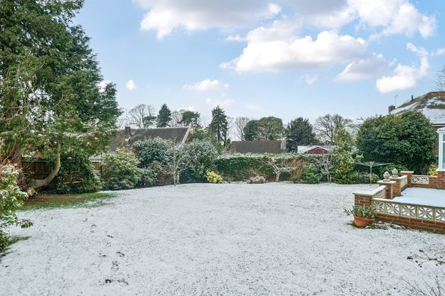 21, Shepherds Way, Liphook photo 3