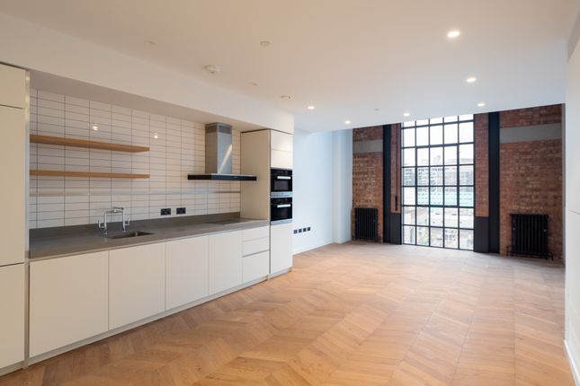 Flat to rent in Switch House East, Circus Road East, Battersea, London
