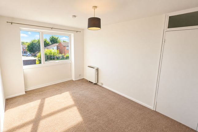 70 Milton Dene, Hemel Hempstead photo 4