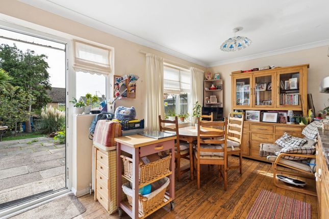 15 Baring Road, High Wycombe photo 4