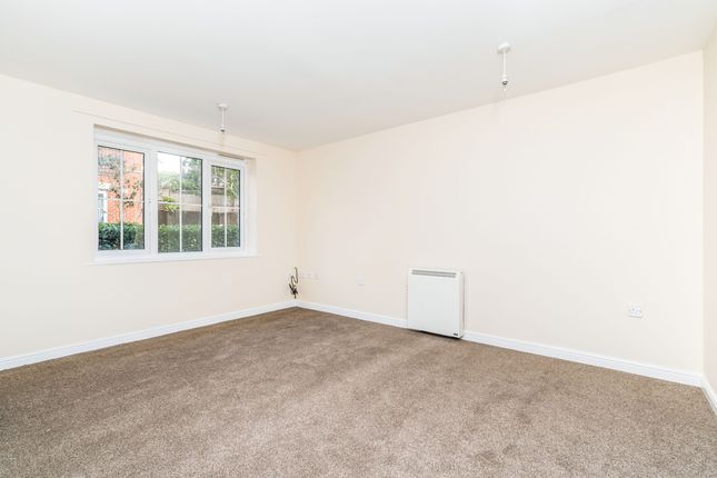 17, Mirabella Close, Southampton photo 4