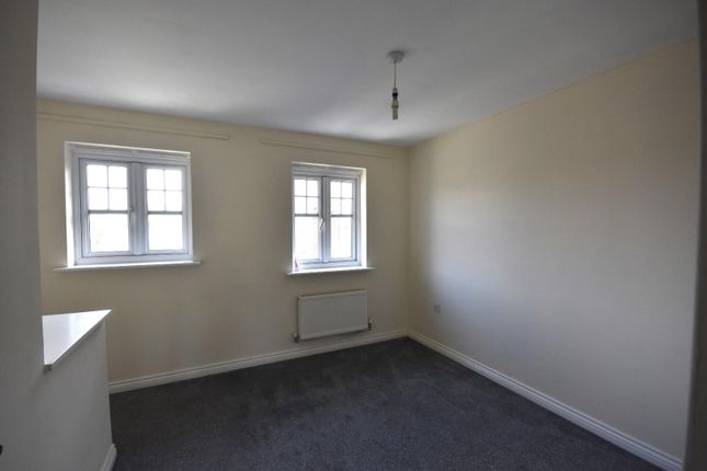 Town house for sale in Larkspur Grove, Warrington