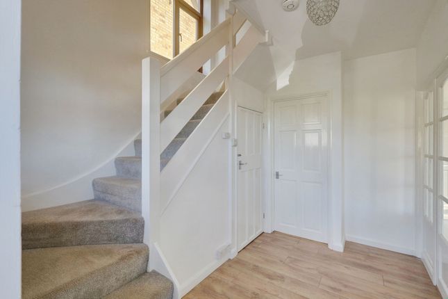 2, Tippersfield, Benfleet photo 3