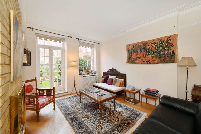 Flat to rent in Old Brompton Road, London