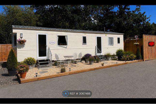 2-bed caravan on Oak Tree Farm, The Common Sissinghurst, Cranbrook, £1,000/mo