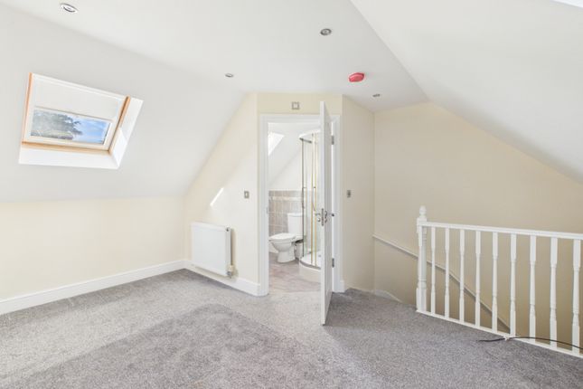 4B, Syers Green Lane, Northampton photo 4