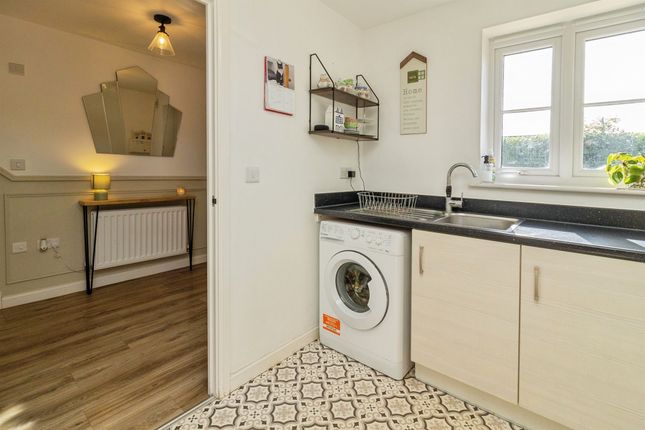 4, Reeves Close, Aylesbury photo 4