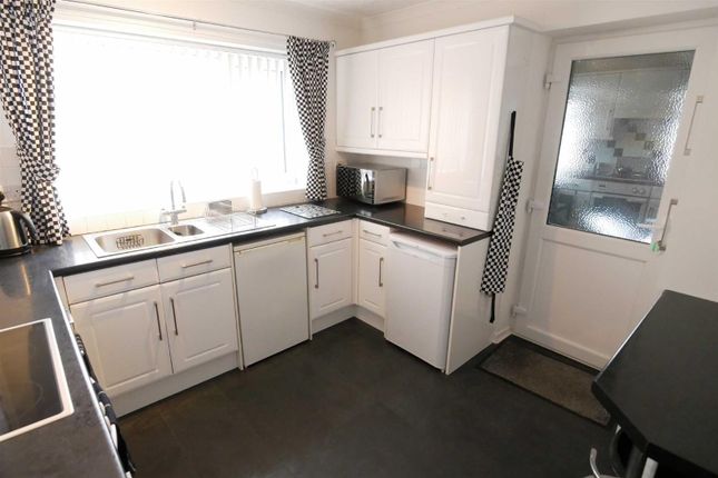 115, Lyndale Drive, Wrenthorpe photo 4