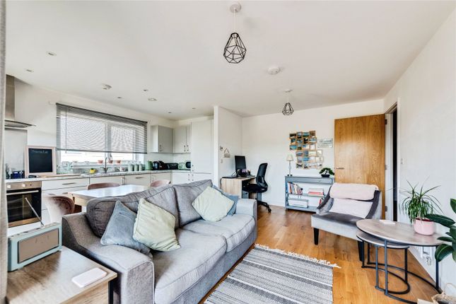Flat 2, 40, Harefields, Oxfordshire photo 4