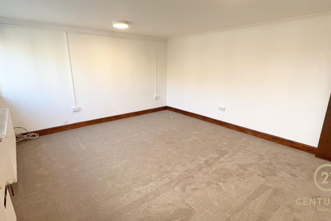 9, Sandown Close, HOUNSLOW photo 3
