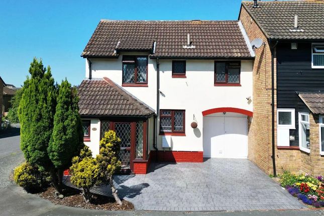 3-bed house on 1, Basildon, £2,000/mo