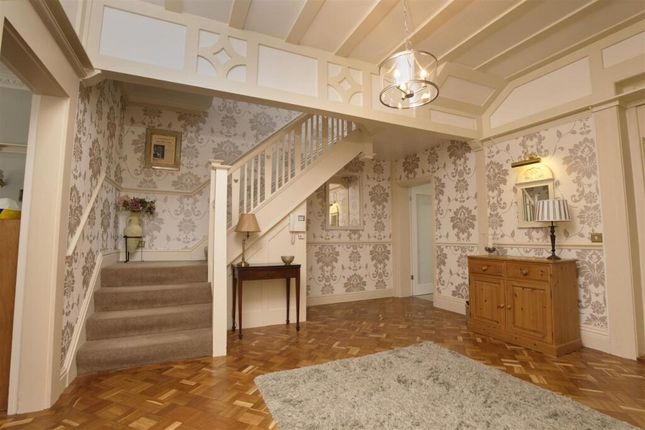 9, Gloucester Road, Southport photo 2