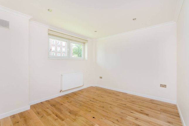 Tabard Street, Borough photo 4