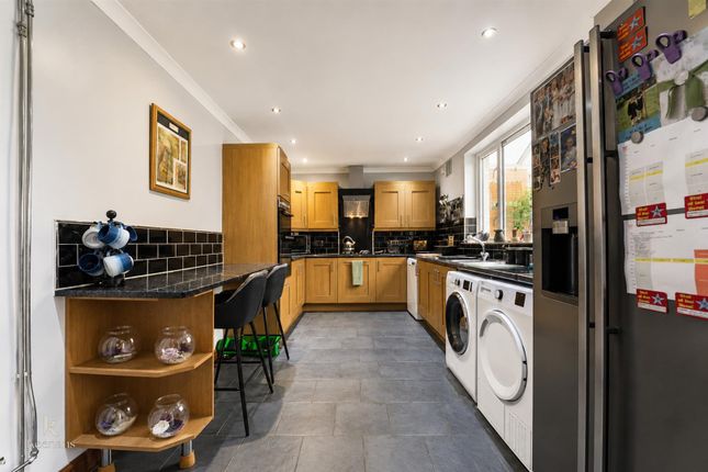 12, Eafield Road, Rochdale photo 2
