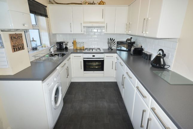 18, Ashby Avenue, Chessington photo 2