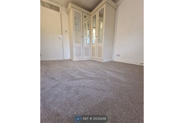 Cedars Drive, Uxbridge photo 5