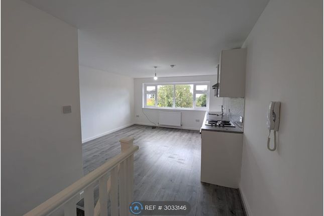 Flat A  Bury New Road, Prestwich, Manchester photo 4