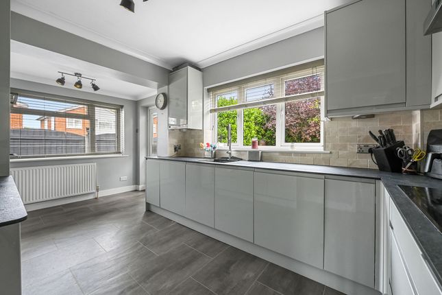 52 Station Road, Billericay photo 4