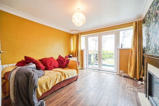 3, Brookfield Court, Leeds photo 3
