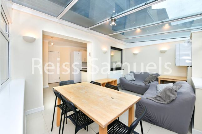 Barnfield place, Isle of dogs, Docklands, Canary wharf, London photo 5