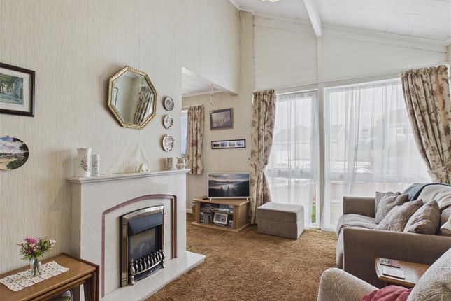 12, Upper Hill Park, Tenby photo 2