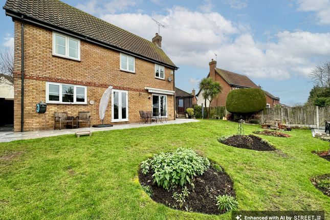 8 Coopers Drive, Billericay photo 2