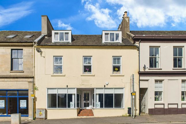 3-bed flat on 34, Bloomgate, Lanark, £135,000