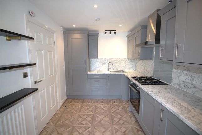 131, Hazelbottom Road, Manchester photo 4