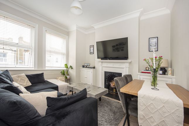 Thumbnail Flat to rent in Leverson Street, London