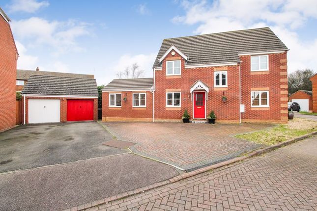 Detached house for sale in Hunter Close, Shortstown