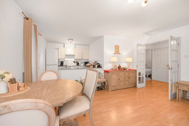141, Langbourne Place, London photo 4