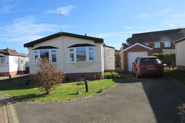 2-bed caravan on 8, Keat Farm Close, Herne Bay, £220,000