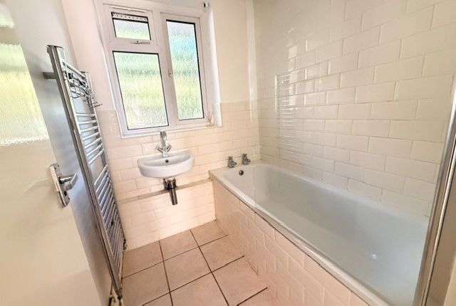 93, Wydeville Manor Road, London photo 4