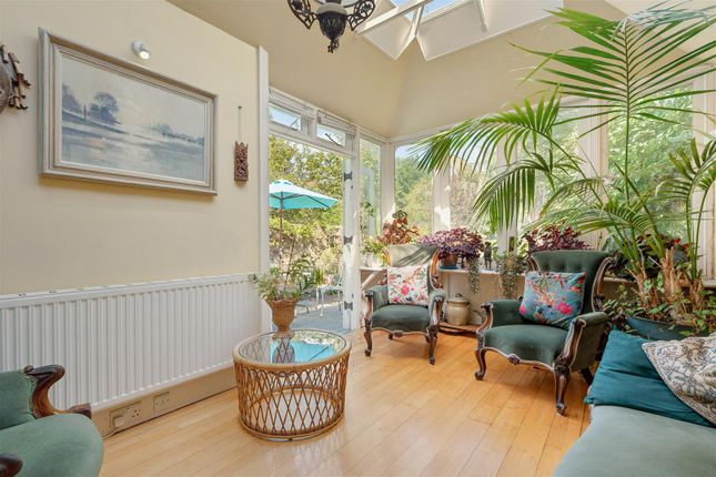 5, St. Peters Villas, London photo 4