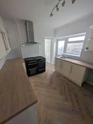31, Glamorgan Street, Barry photo 4