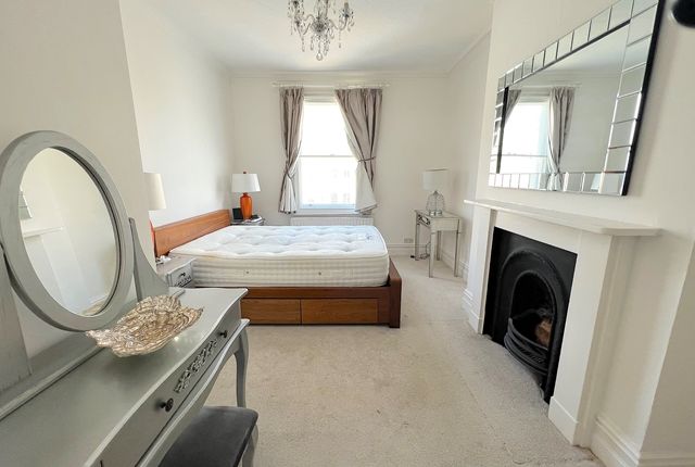 Flat for sale in Victoria Terrace, Hove, East Sussex