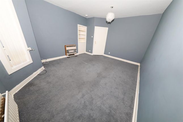 49, Croft Crescent, Markinch photo 3