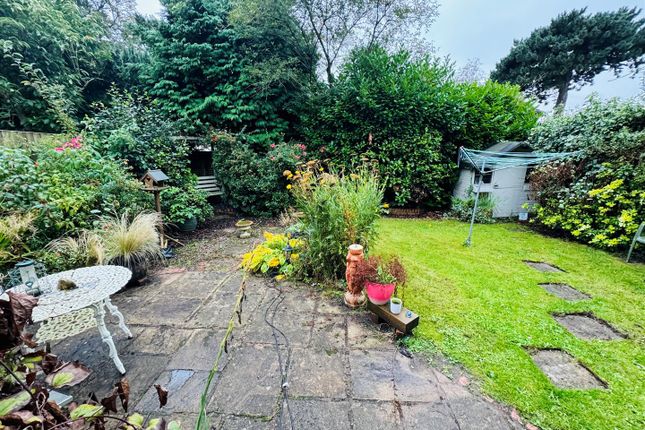 52, Wealstone Lane, Upton photo 4
