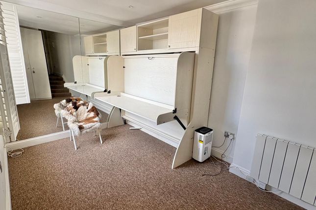 Flat 6, 11 Chichester Terrace, Brighton photo 4